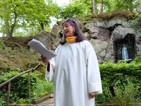 Feierliche Maiandacht in der Fatima-Grotte 